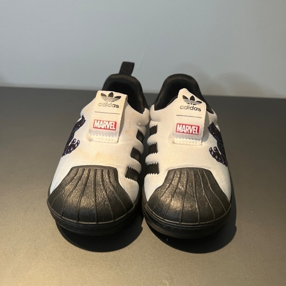 Adidas x marvel sneakers toddler size 6 preloved - Picture 2 of 6